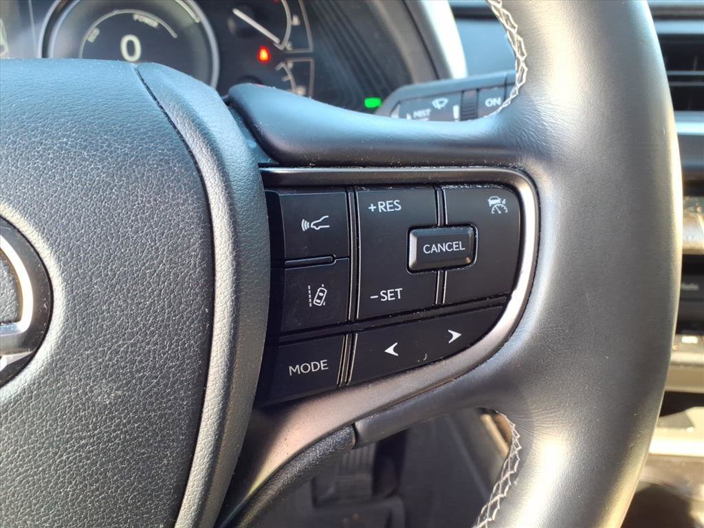 Used 2022 Red Lexus UX 250h image 18