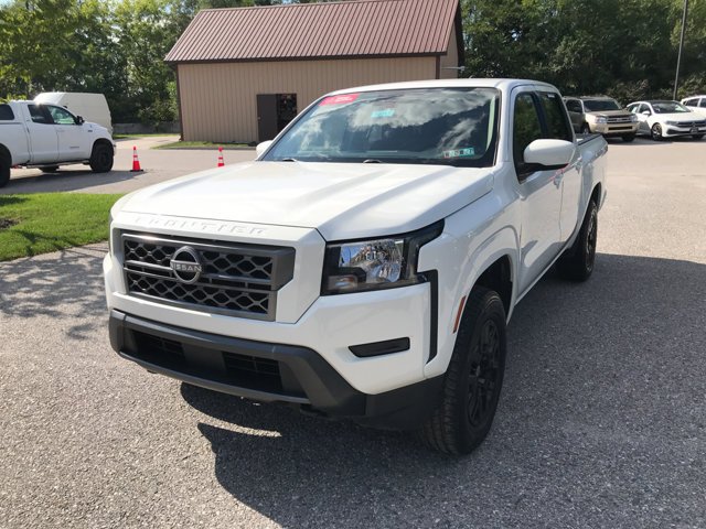 Used 2022 Glacier White Nissan SV image 4