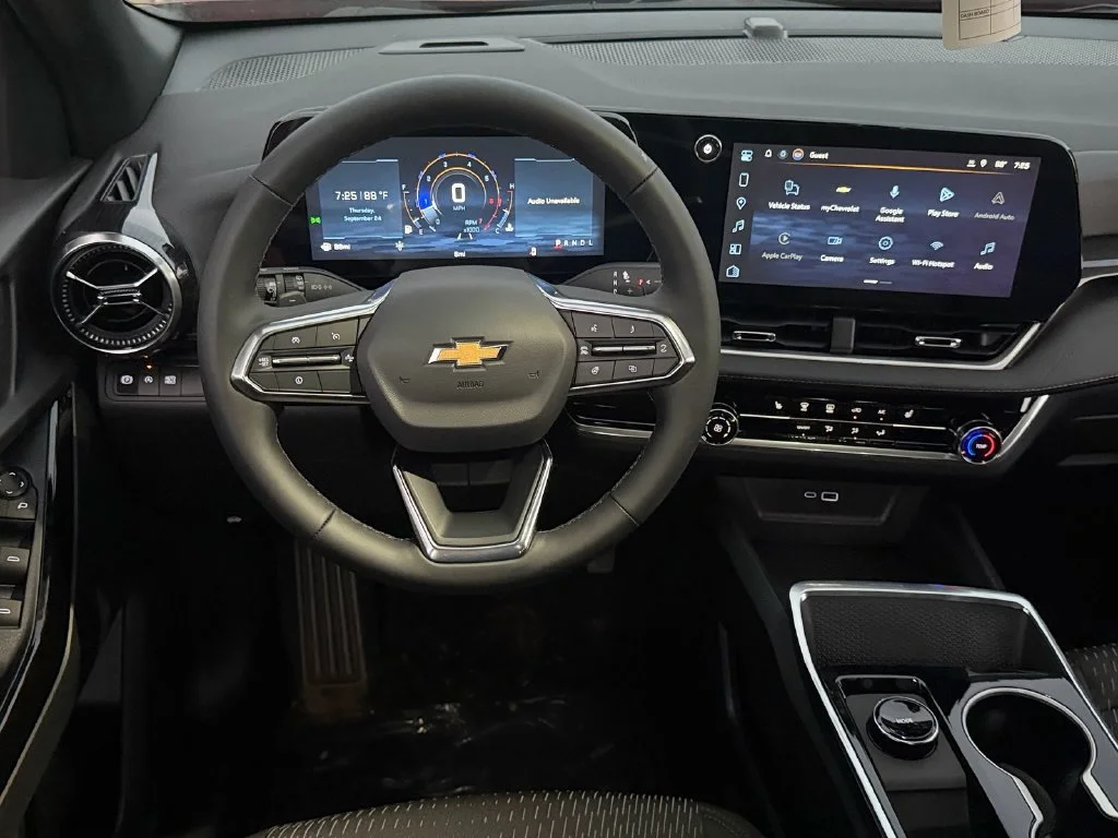 2027 Chevrolet Equinox LT - Photo 11
