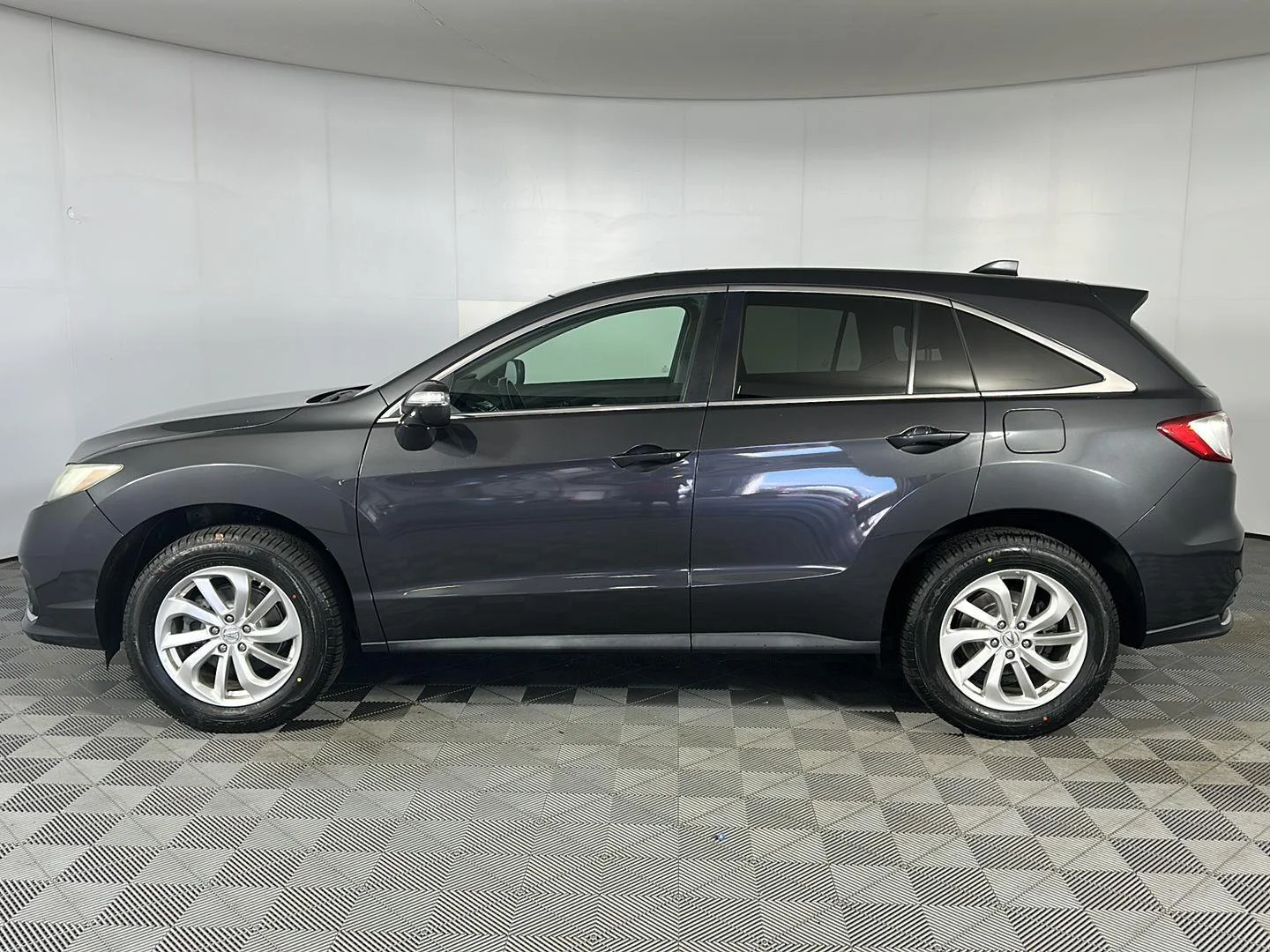 Used 2016  Acura Tech Pkg image 5