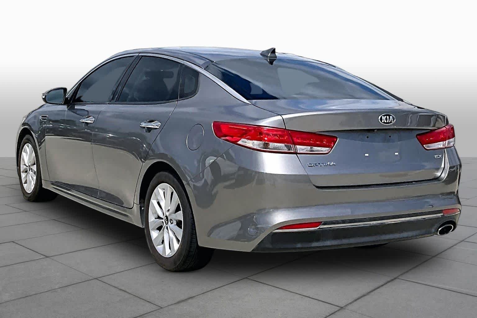 Used 2016 Titanium Gray Kia EX image 10