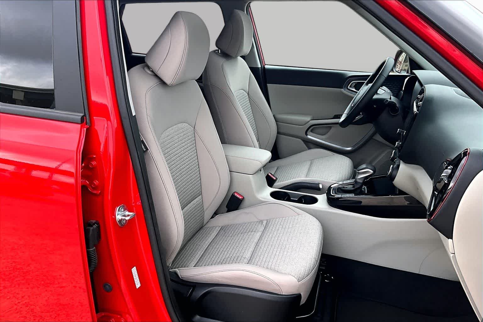 Used 2025 Inferno Red Kia EX image 9