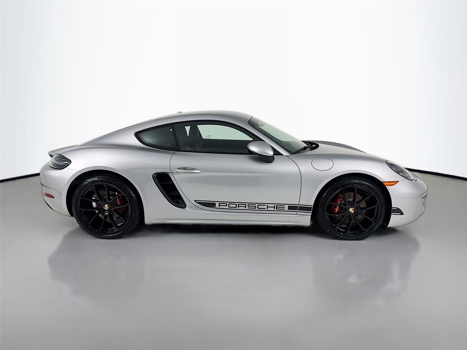 Used 2024 GT Silver Metallic Porsche Style Edition image 25