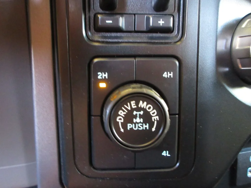 Certified Used 2023 Gray Metallic Ford XLT image 20