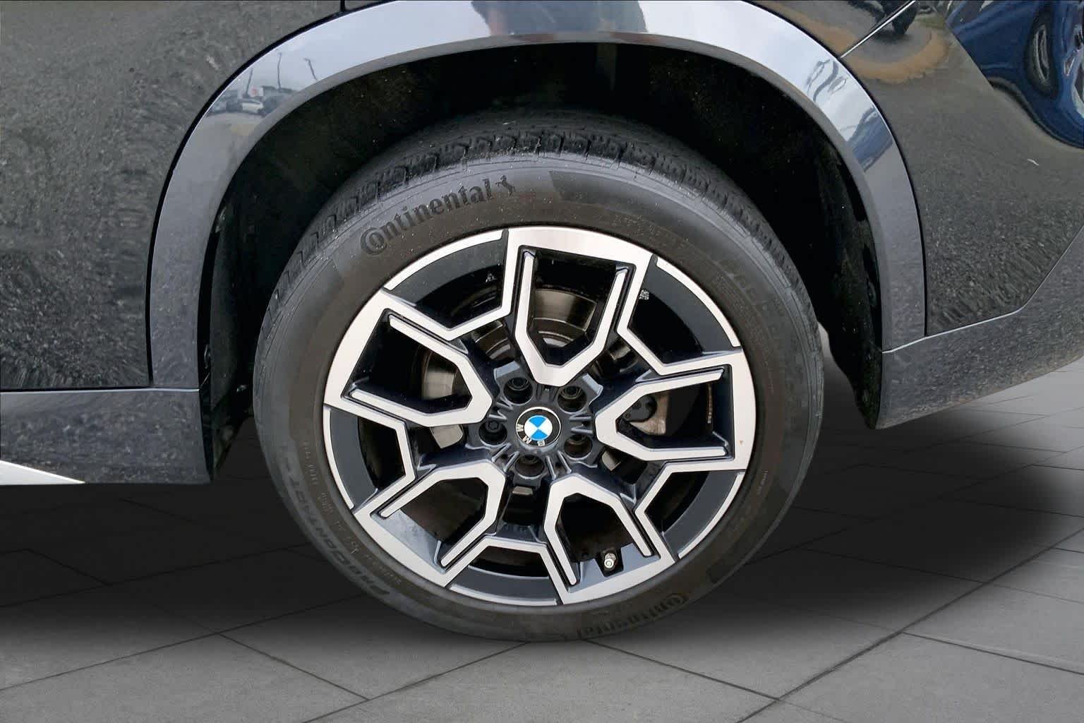 Used 2025 Black Sapphire Metallic BMW xDrive28i image 10