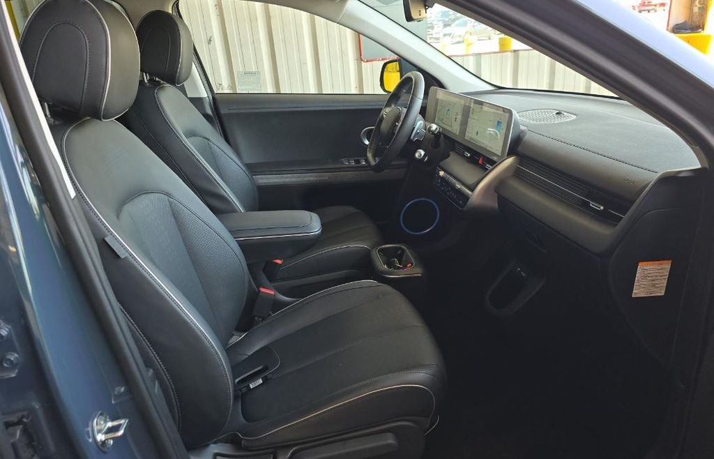 Used 2023 Green Hyundai SEL image 8