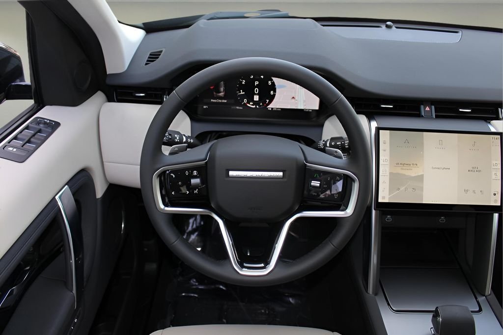 New 2025 Santorini Black Land Rover S image 15