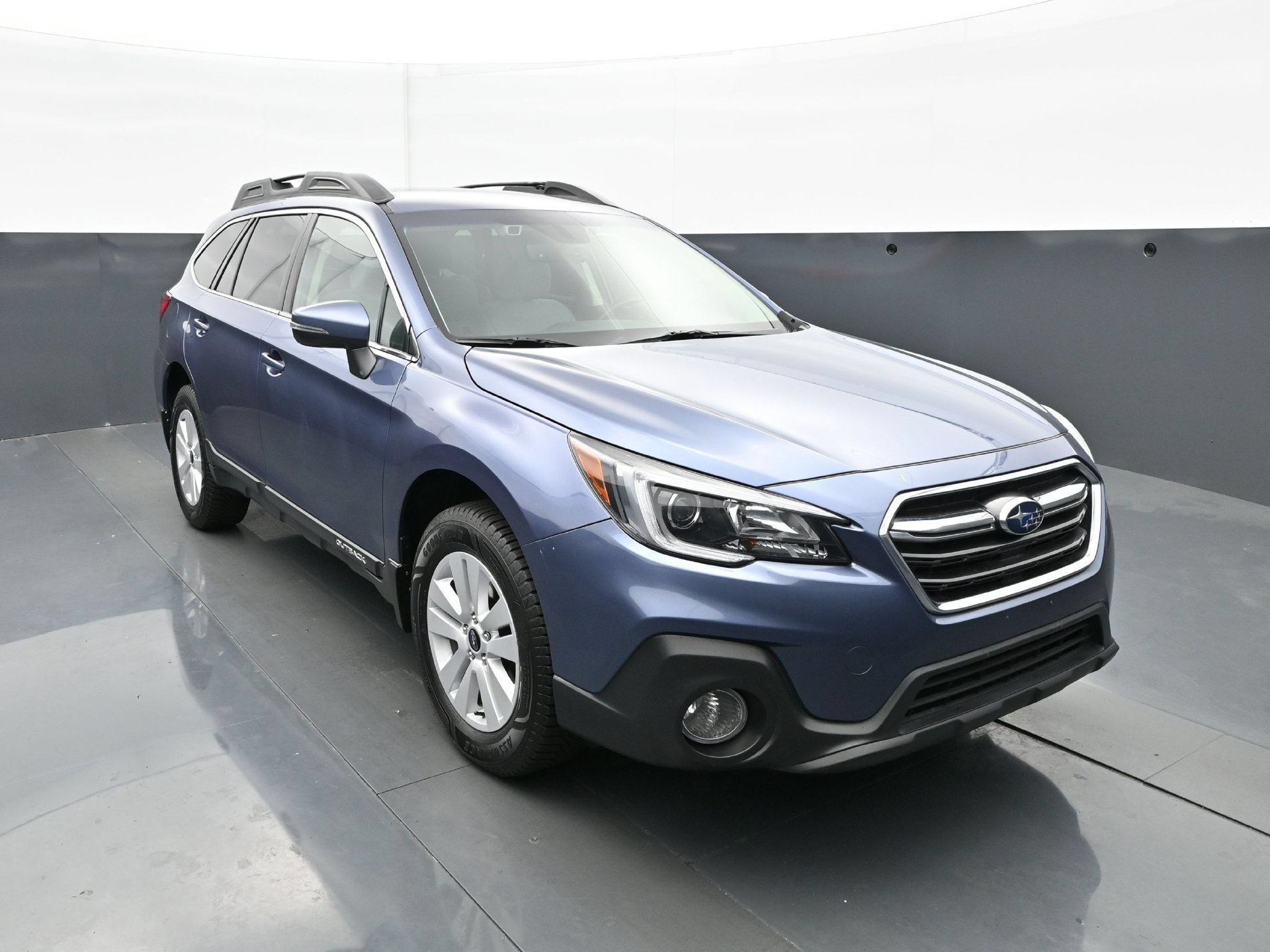 Used 2018 Twilight Blue Metallic Subaru 2.5i Premium image 11