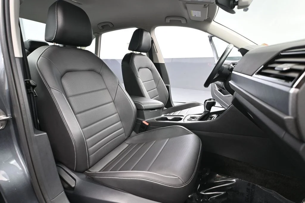 Used 2024 Gray Volkswagen 1.5T SE image 45