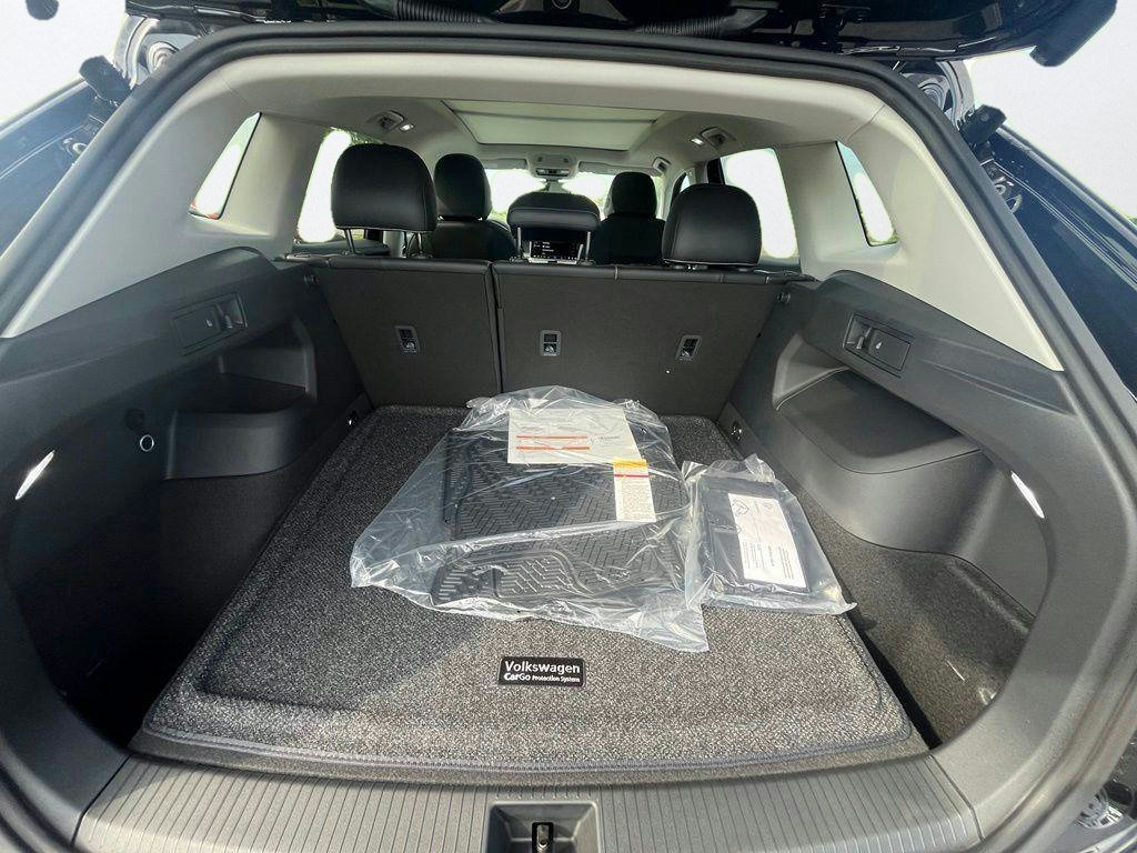 New 2026 Black Volkswagen 2.0T SE image 26