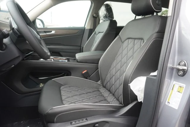 New 2026 Silver Mist Metallic Volkswagen 2.0T SEL Premium R-Line image 18