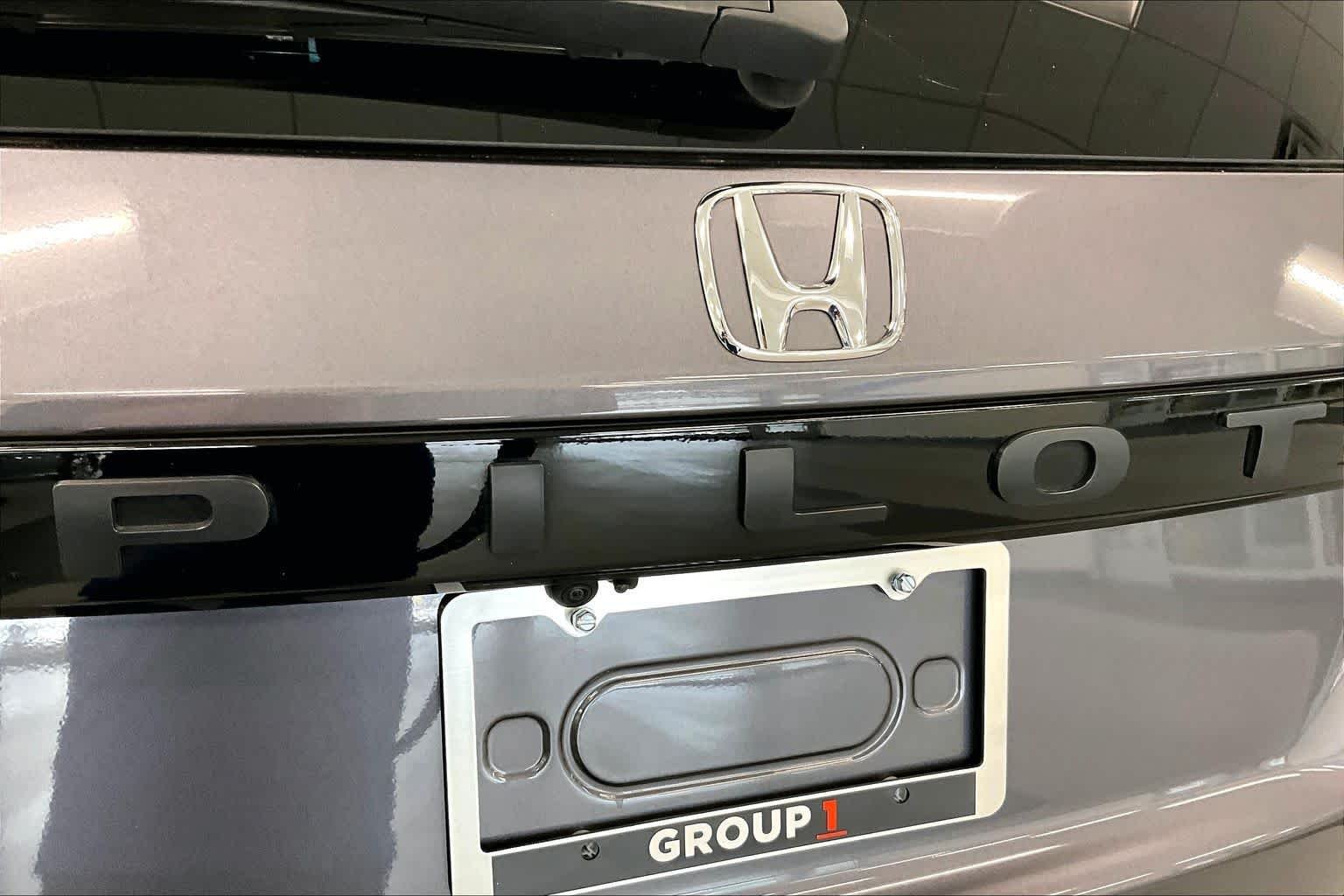 Used 2025 Modern Steel Metallic Honda Elite image 31