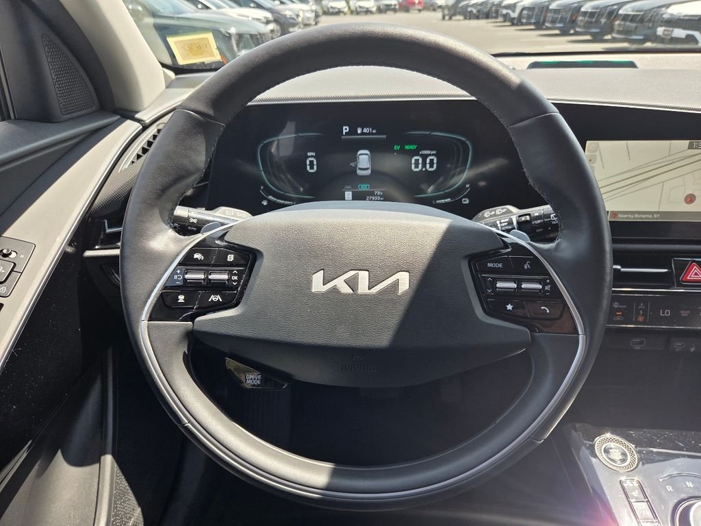 Used 2023 White Kia EX image 14