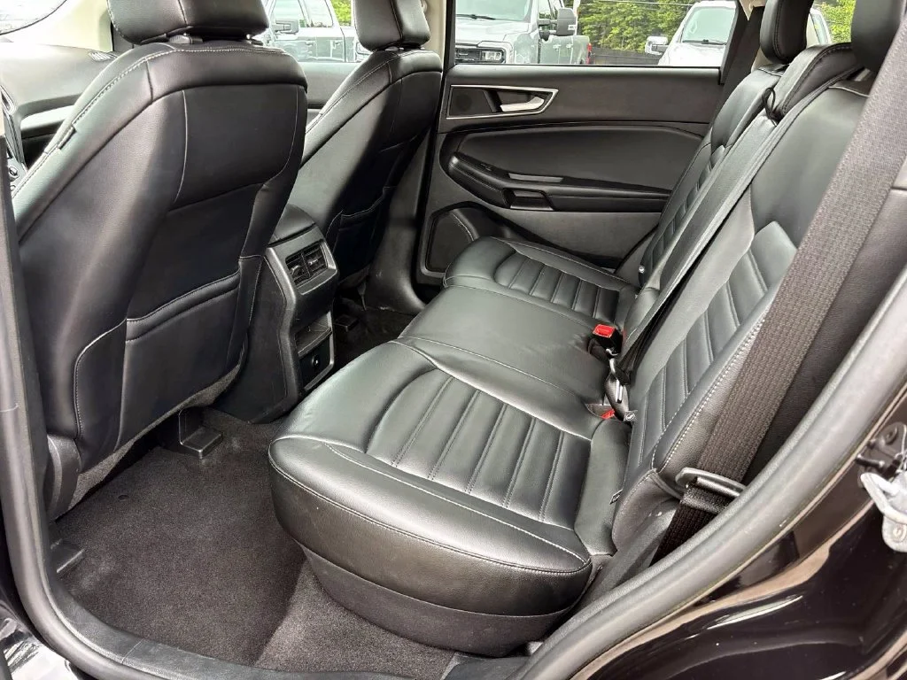 Used 2024 Black Ford SEL image 9
