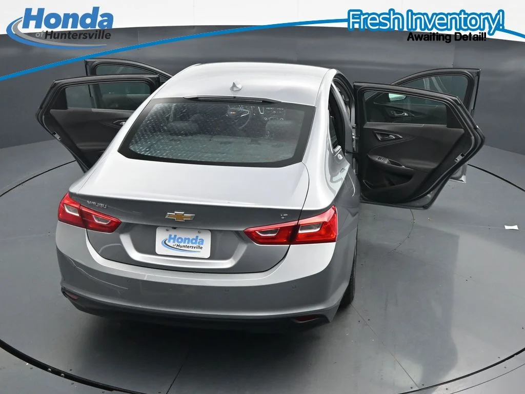 Used 2025 Sterling Gray Metallic Chevrolet LT image 37