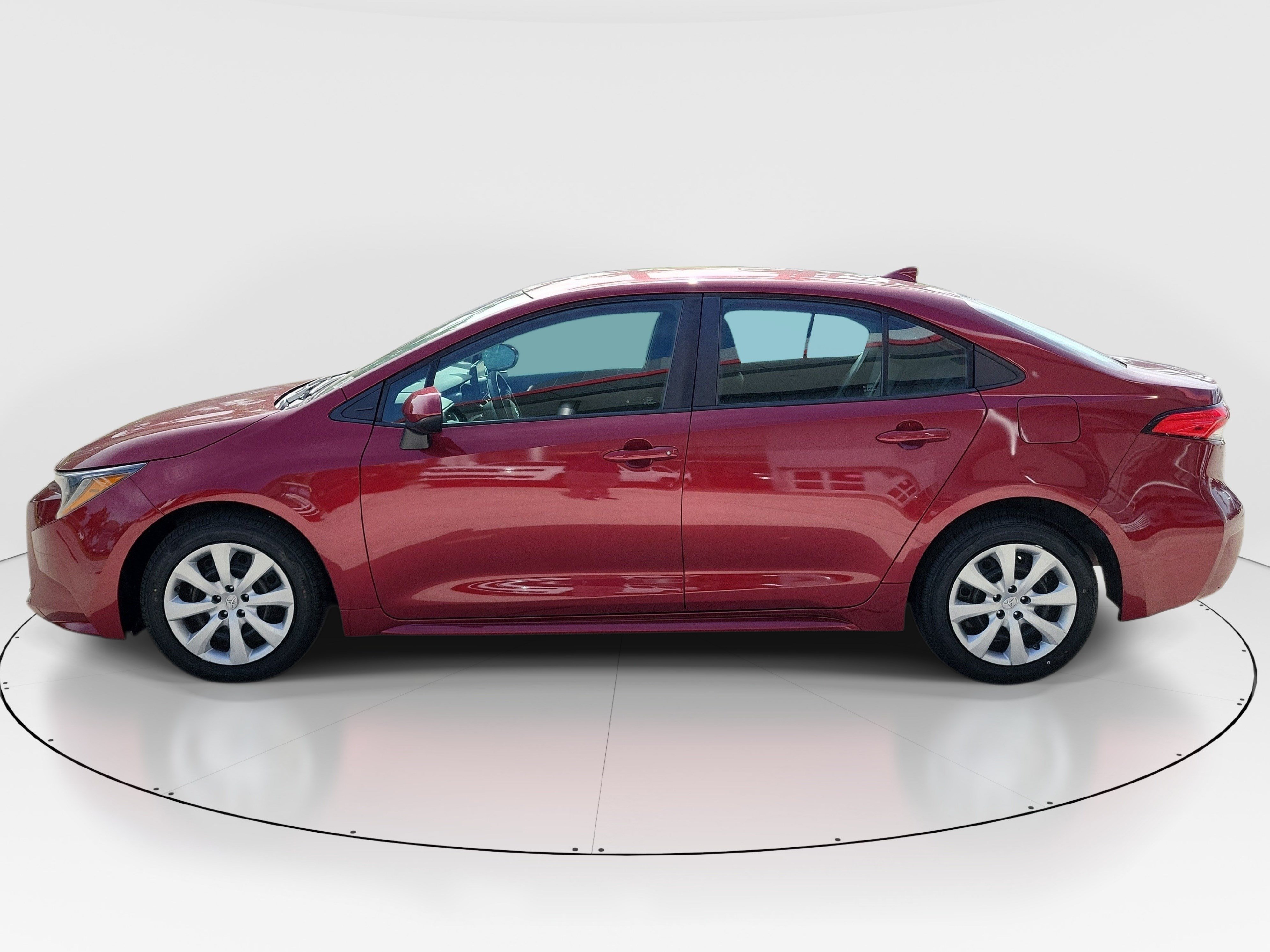 Used 2023 Pearl Toyota LE image 4