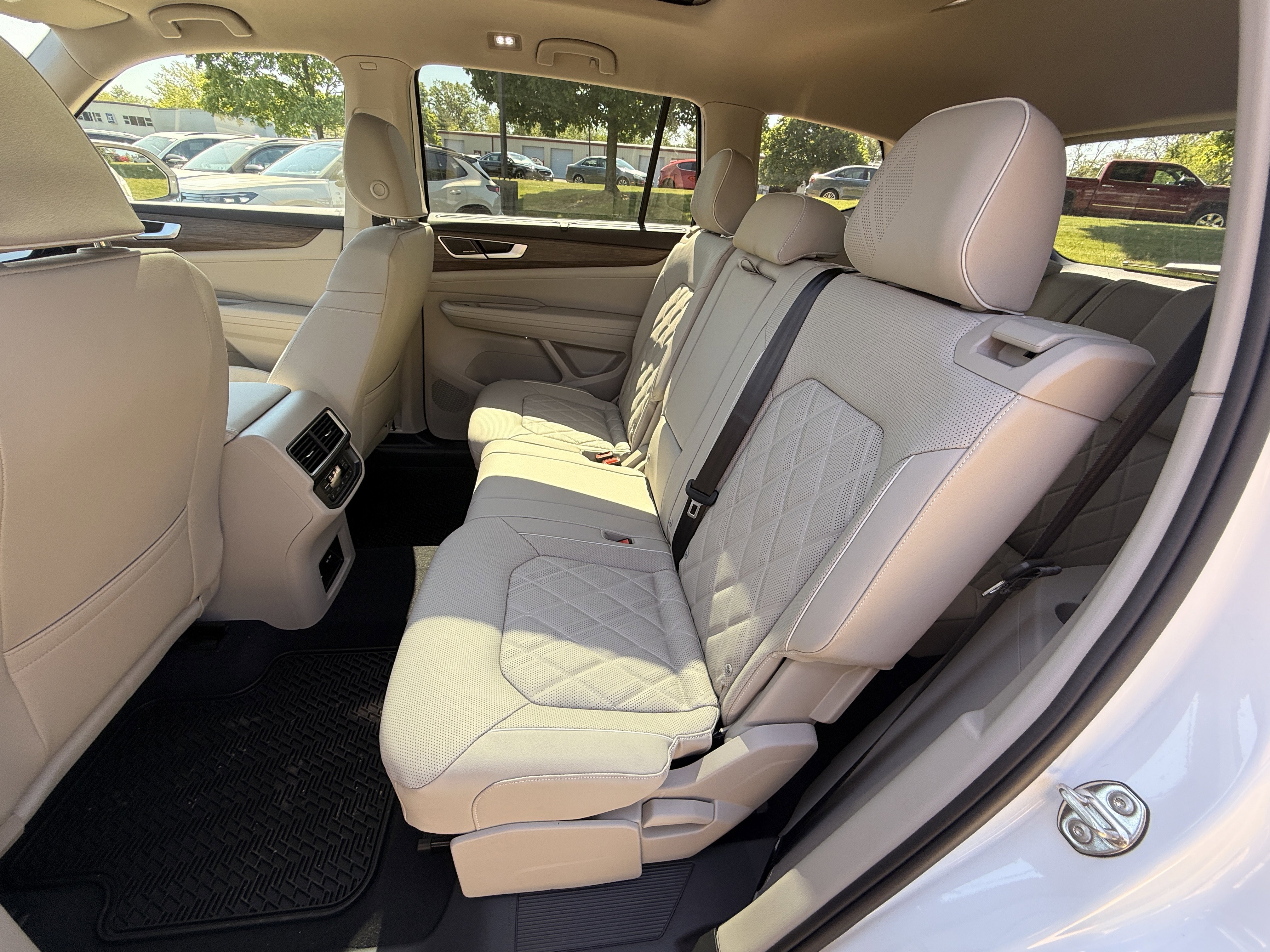New 2026 Opal White Pearl Volkswagen 2.0T SEL Premium R-Line image 29