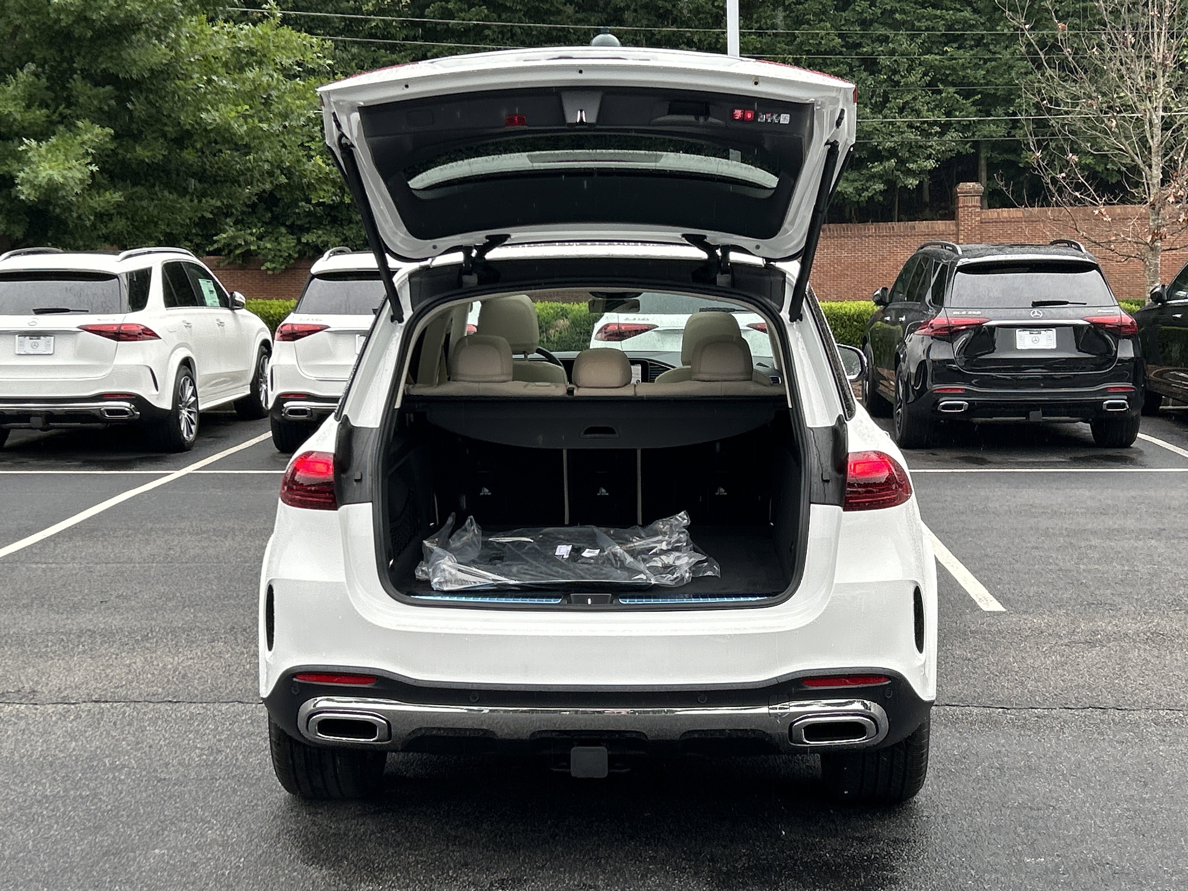 New 2026 Polar White Mercedes-Benz GLE 450 4MATIC® SUV image 8