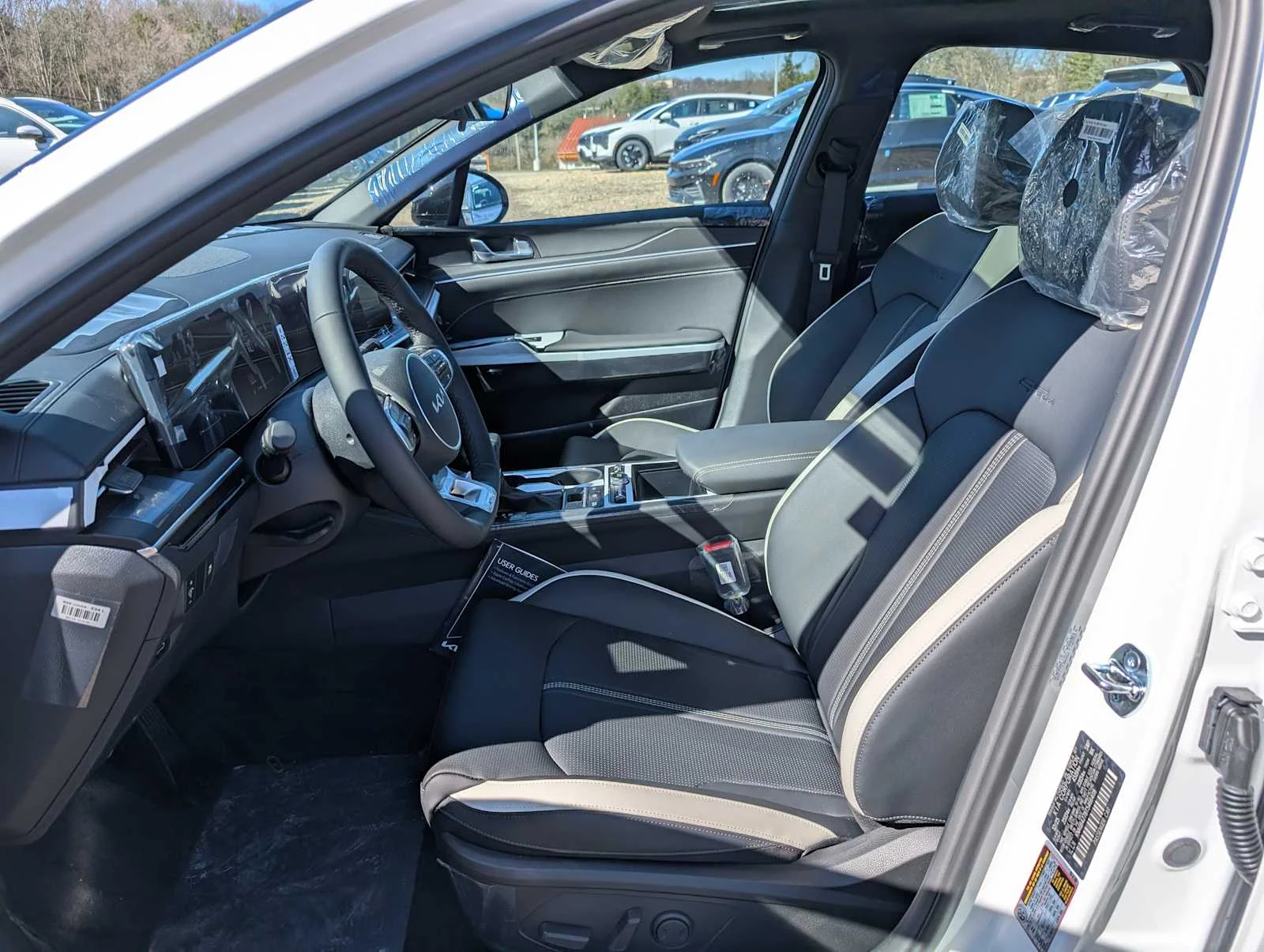 New 2026 Snow White Pearl Kia GT-Line image 4