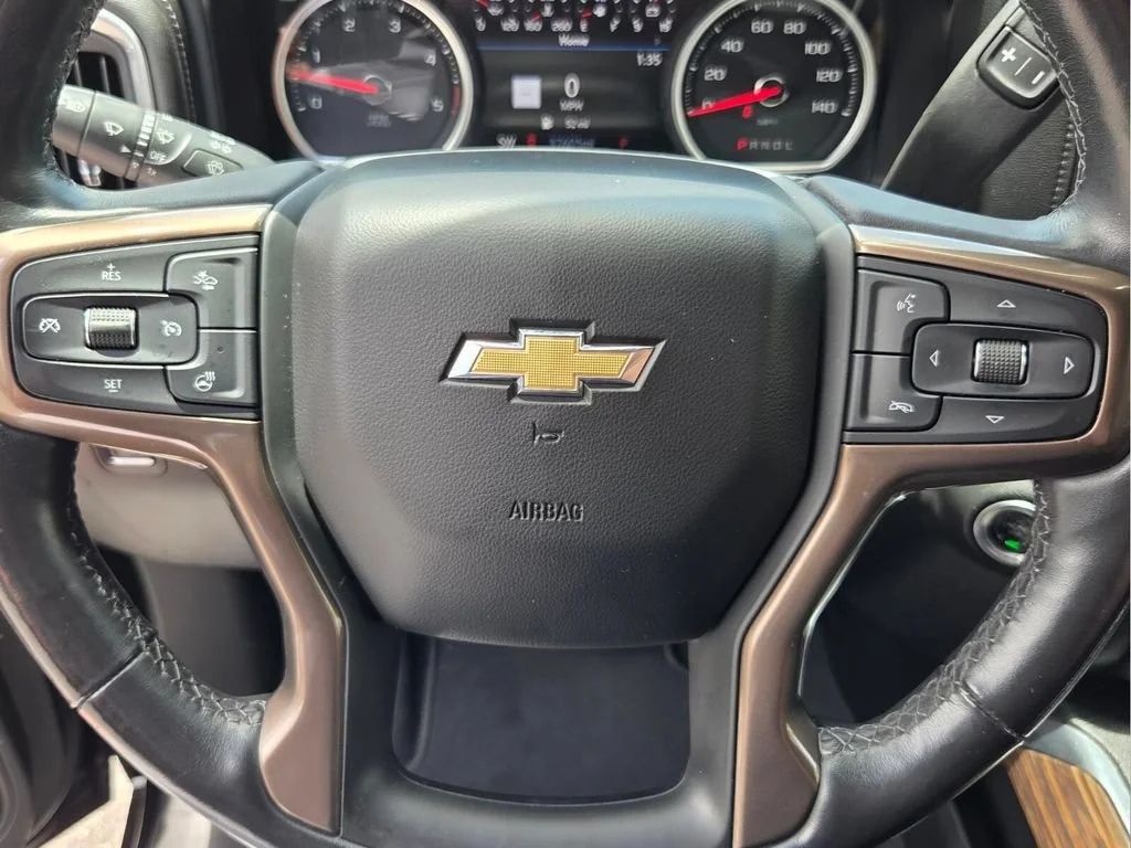 Used 2020 Black Chevrolet High Country image 26