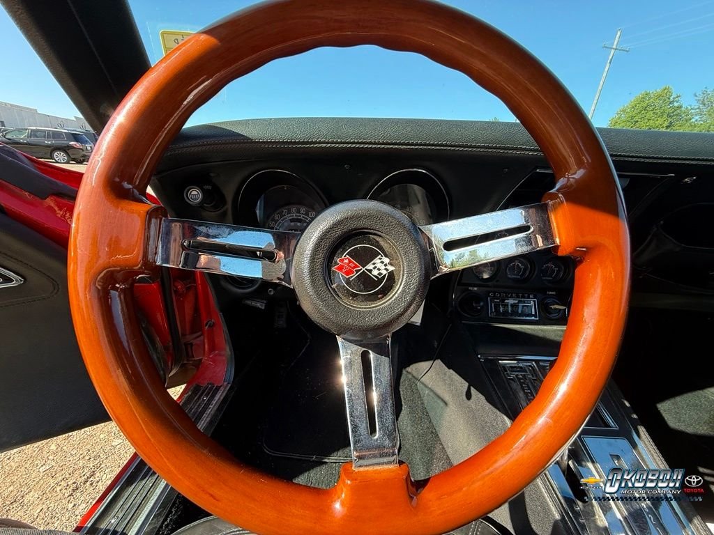 Used 1976 Red Chevrolet L48 image 8