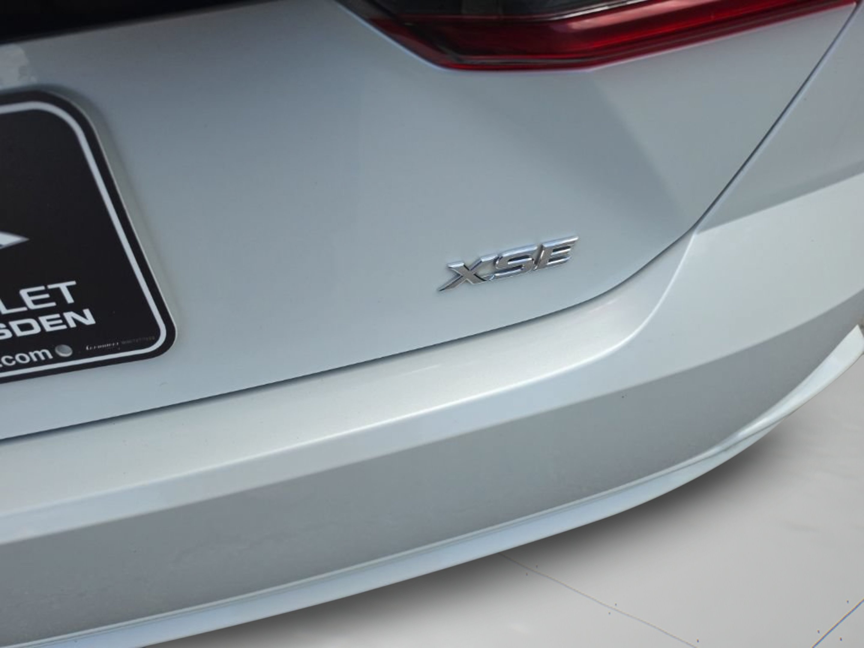 Used 2025 Off-white Toyota XSE image 29