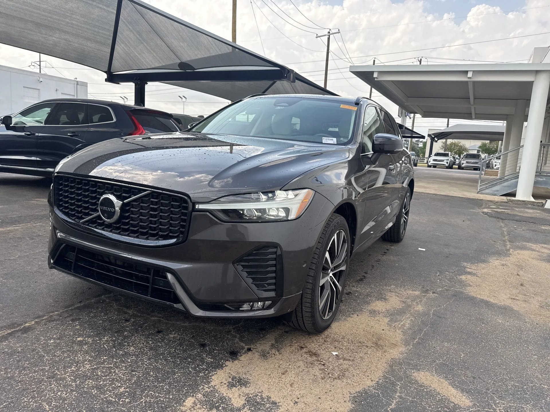 2023 Volvo XC60 B5 Plus Dark Theme AWD's photo