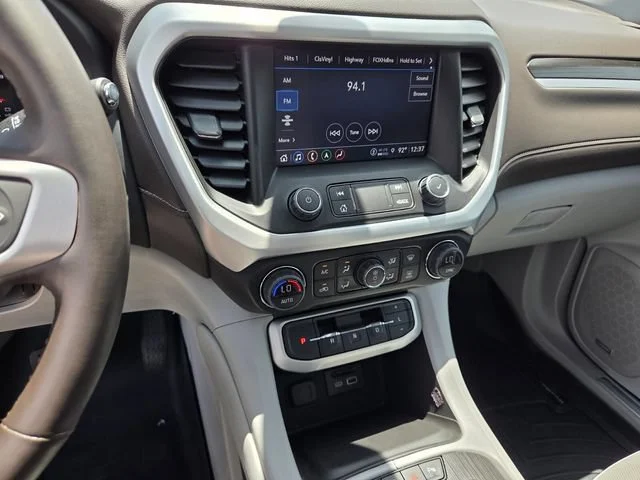 2023 GMC Acadia SLT - Photo 25
