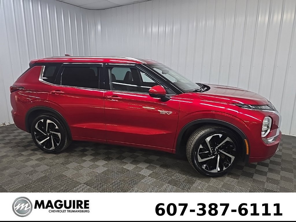 Used 2023 Red Mitsubishi SEL image 1