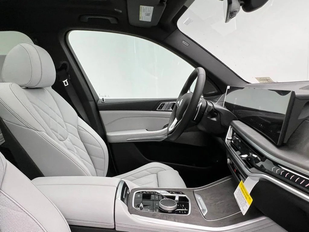 New 2026 Alpine White BMW xDrive50e image 6