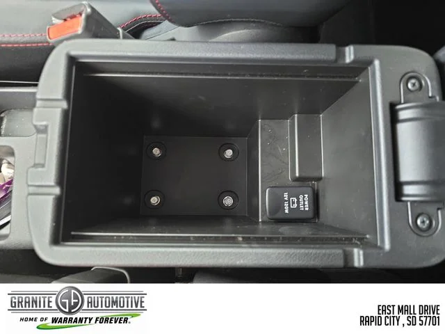 Used 2024 Silver Mitsubishi  image 25