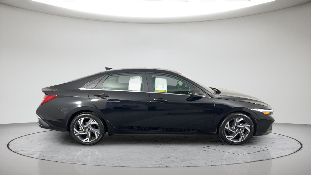 2024 Hyundai Elantra Limited - Photo 7