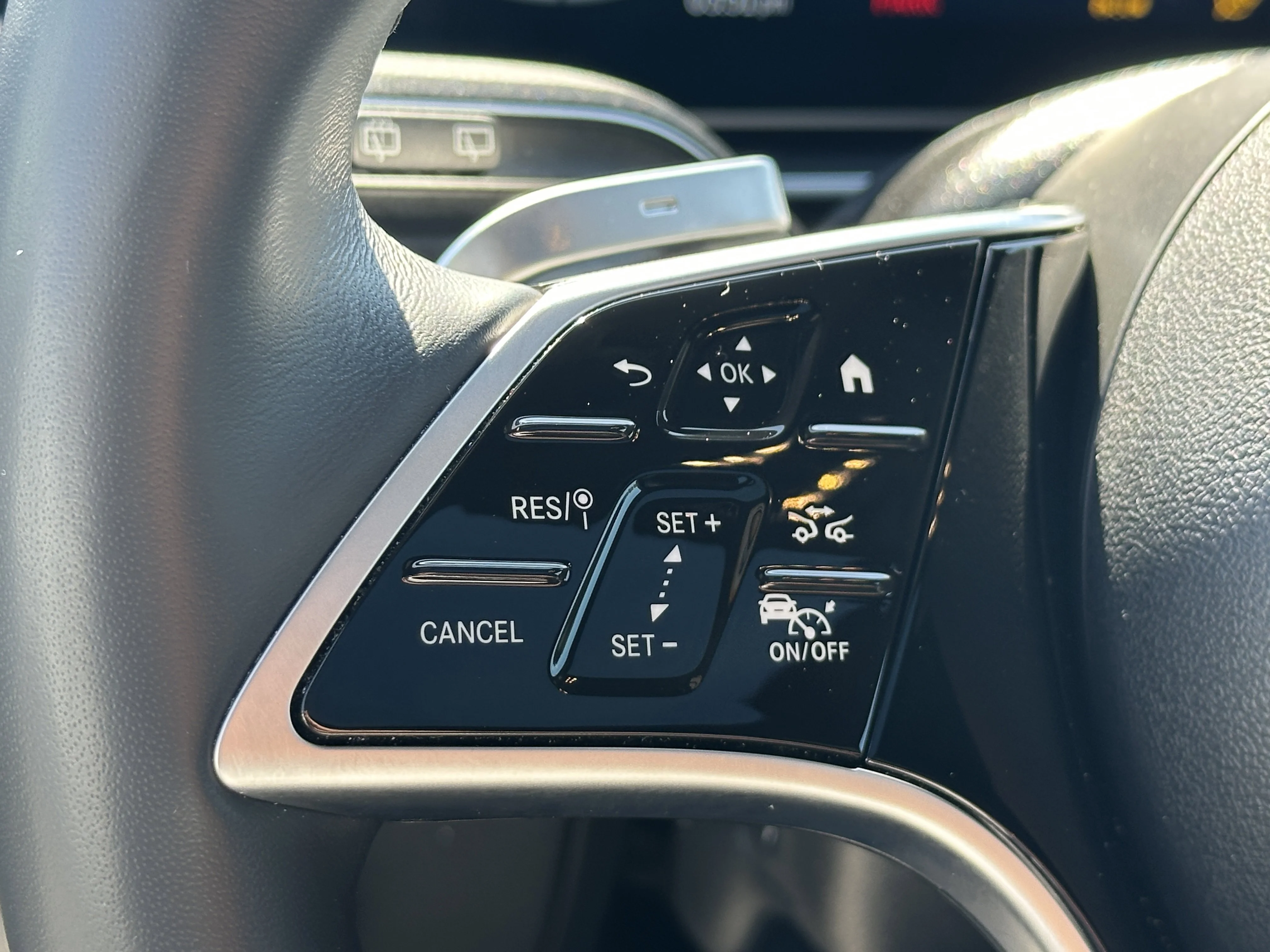 Certified Used 2025 Black Mercedes-Benz GLS 450 image 28