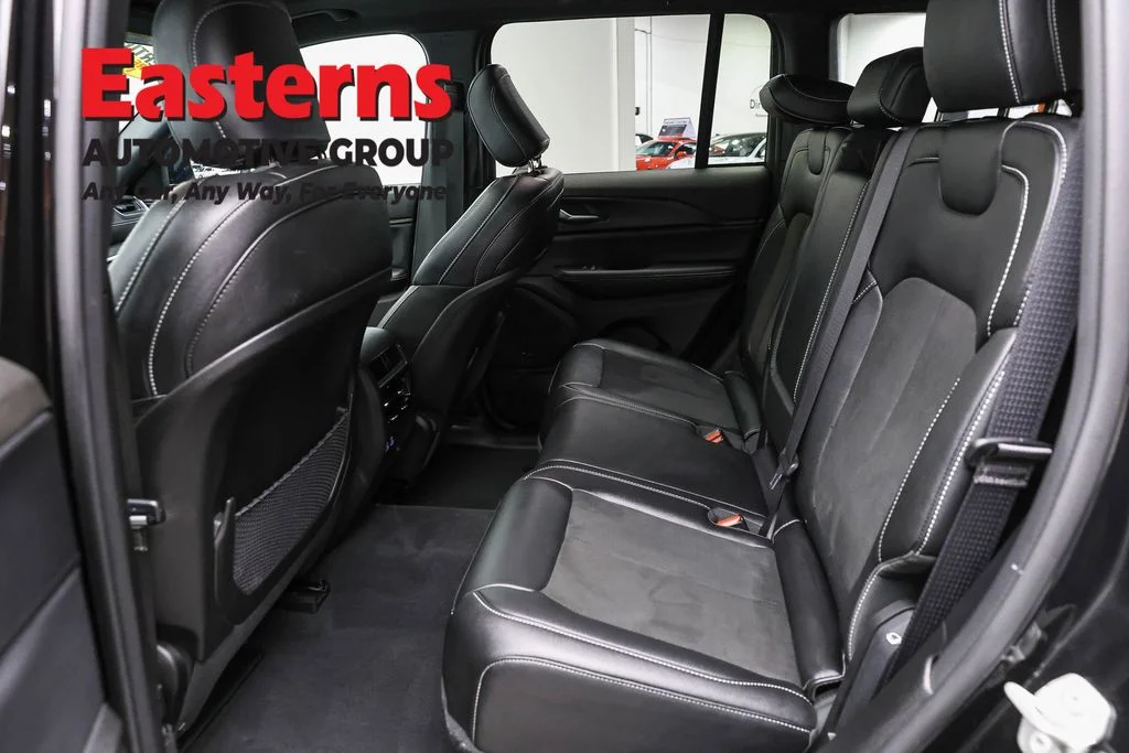 Used 2024 Black Jeep Altitude image 22