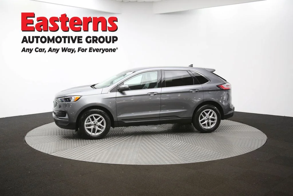 Used 2024 Gray Ford SEL image 56