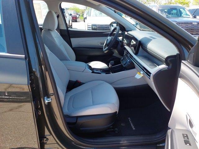 New 2026 Green Hyundai SE image 13