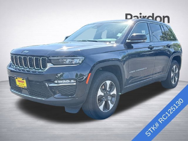 Used 2024 Midnight Sky Jeep 4xe image 3