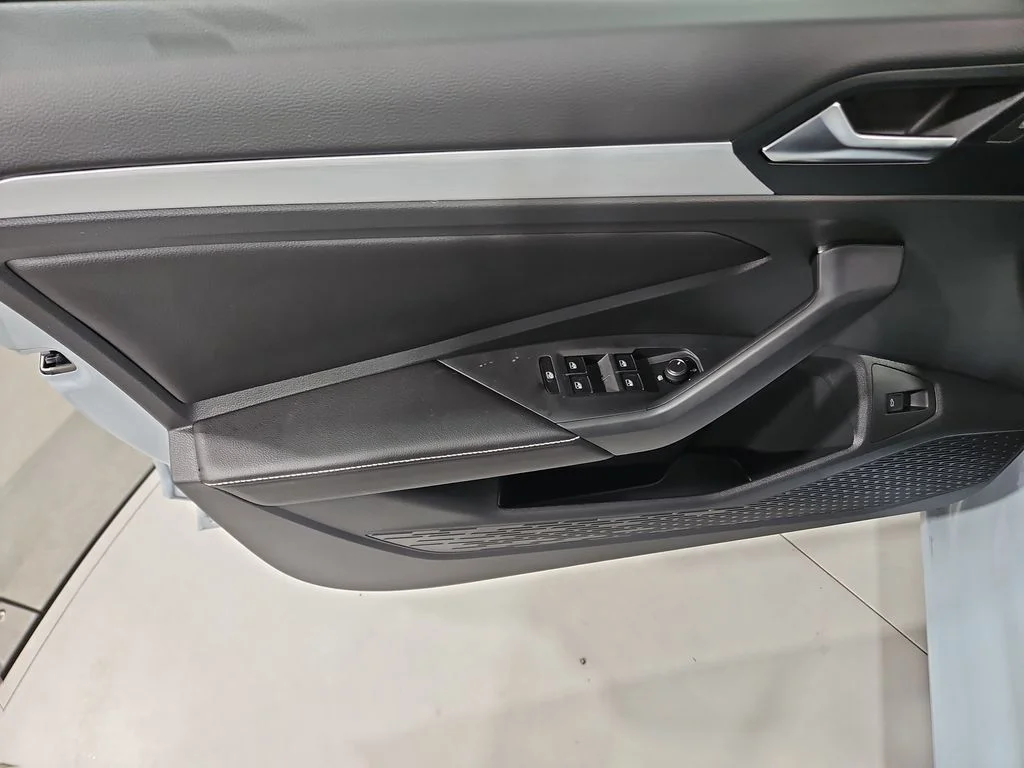 2026 Volkswagen Jetta Sport - Photo 10
