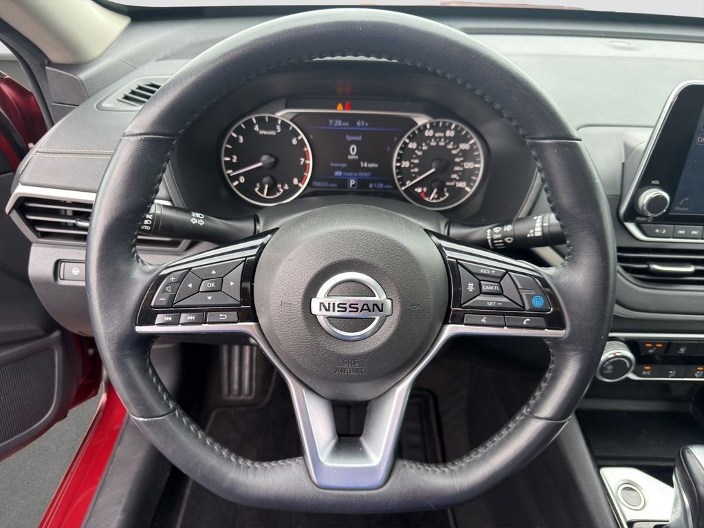 Used 2021 Red Nissan 2.5 SV image 10
