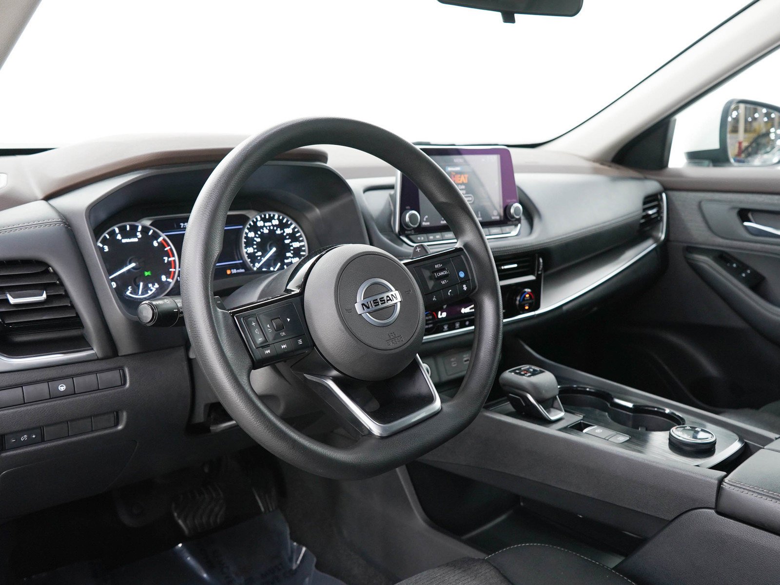Used 2021 Pearl White Tricoat Nissan Sv image 24