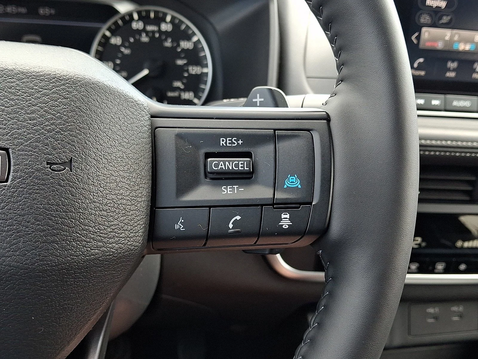 Used 2025 Everest White Pearl Nissan SV image 22