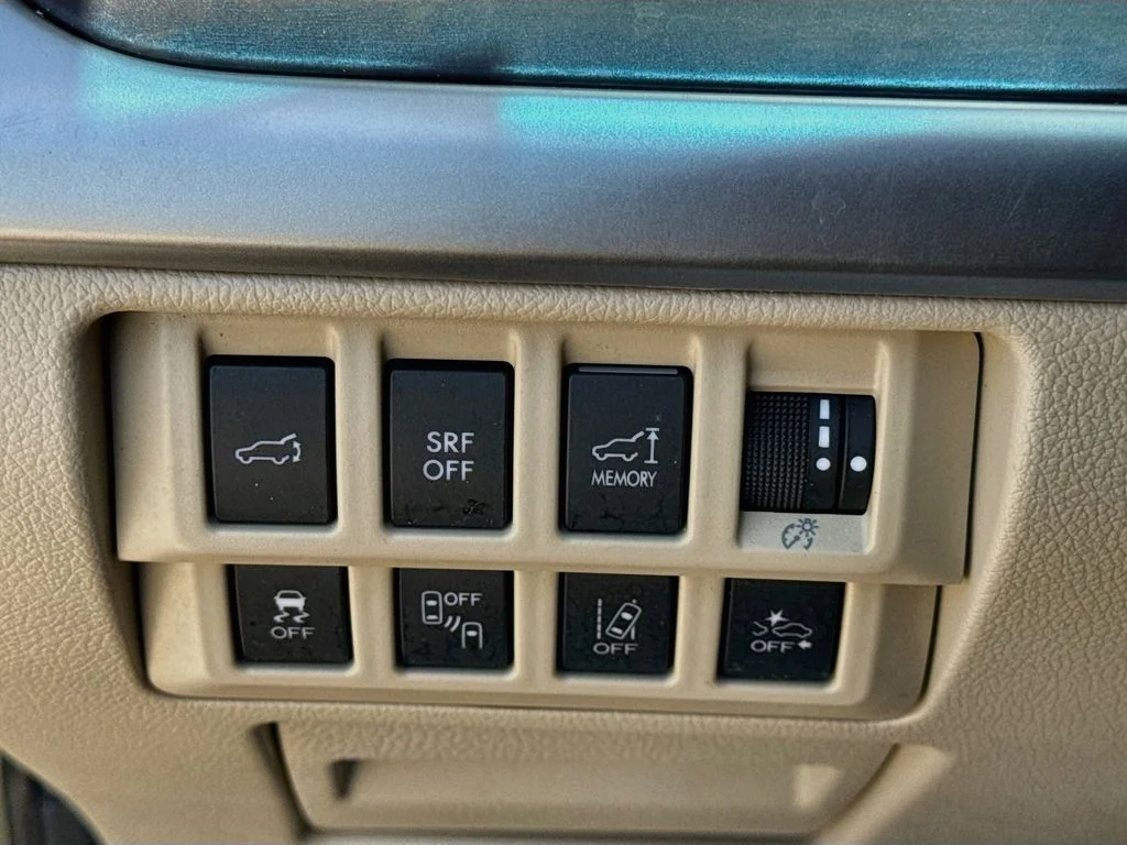 Used 2017 Green Subaru 2.5i image 11