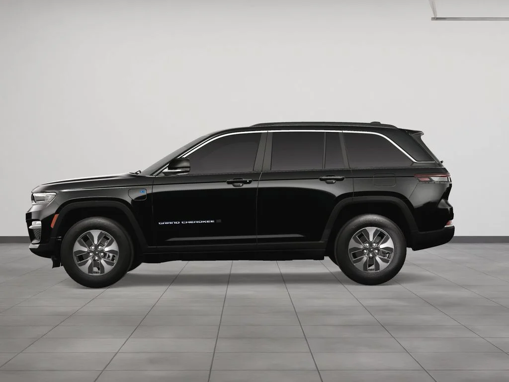 New 2024 Diamond Black Crystal Pearlcoat Jeep 4xe image 3