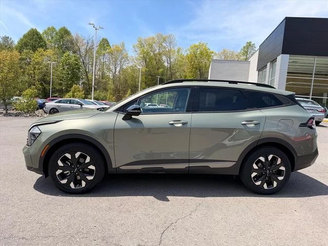 Used 2023 Green Kia X-Line image 4