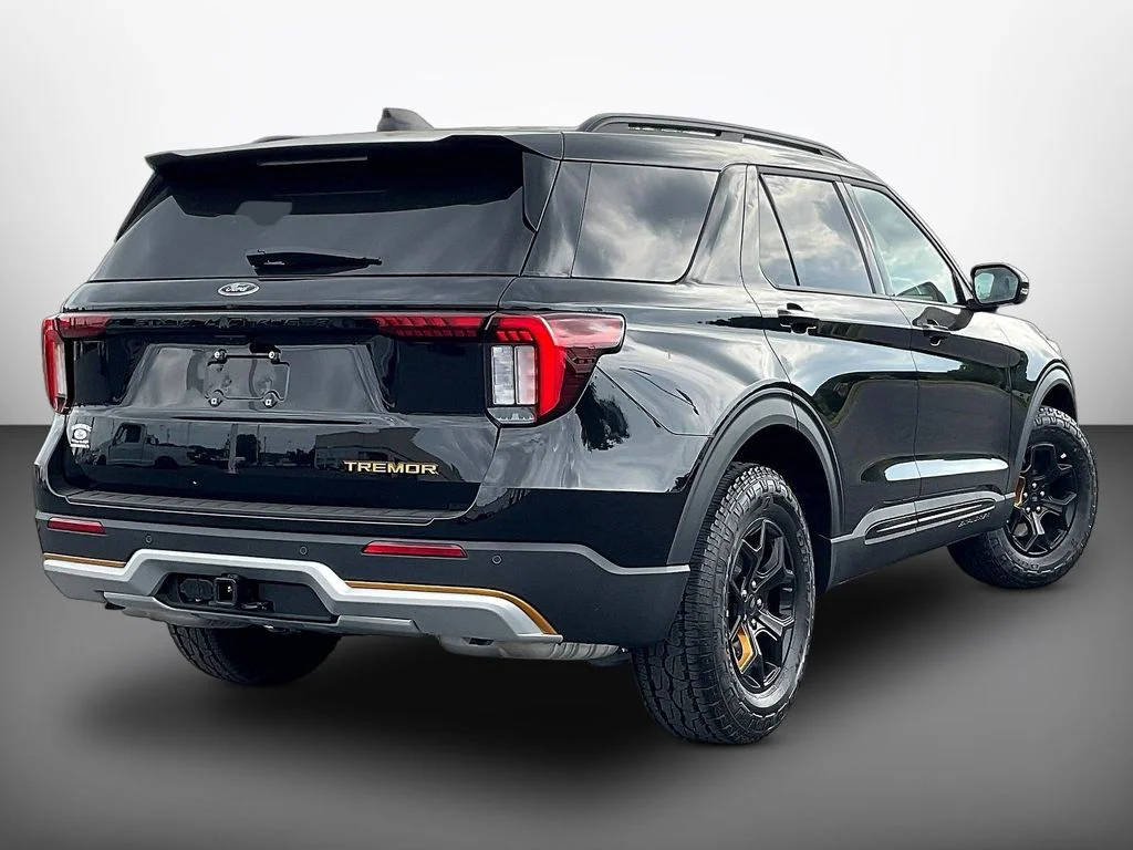 New 2026 Agate Black Metallic Ford Tremor® image 15
