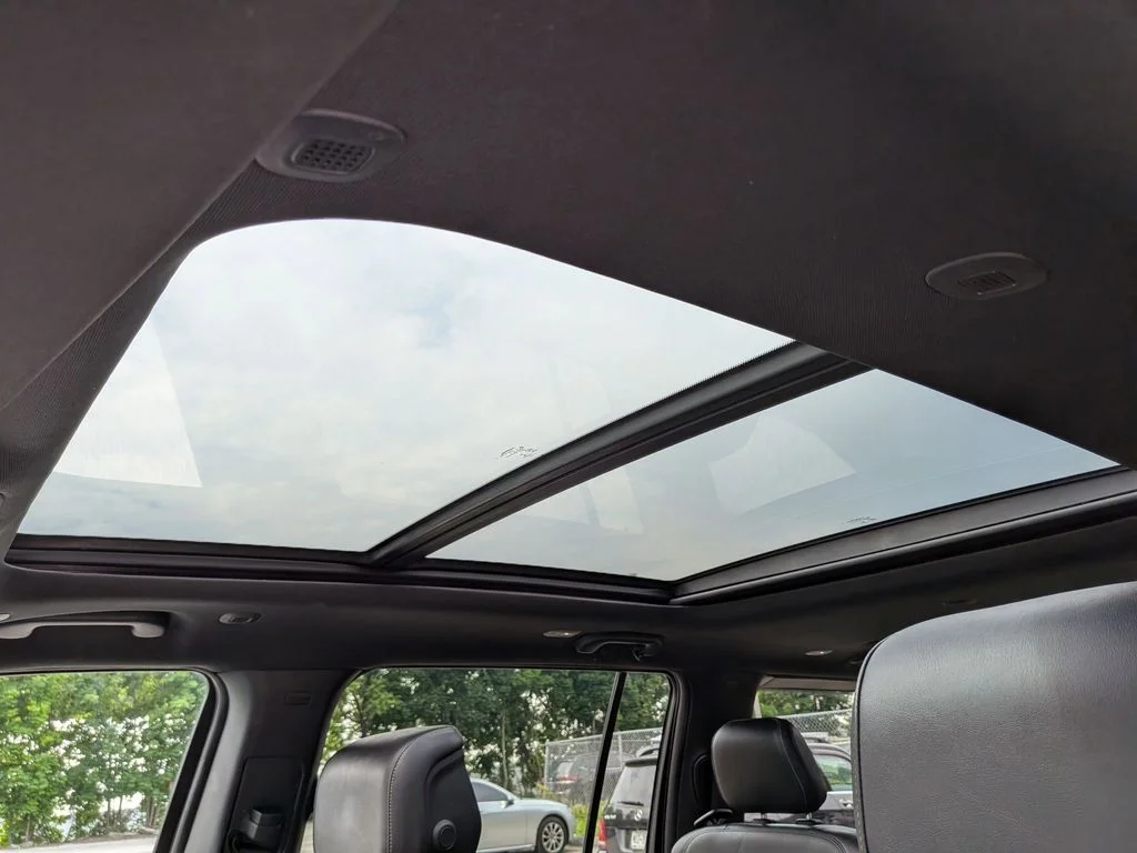 Used 2022 White Jeep Series III image 27