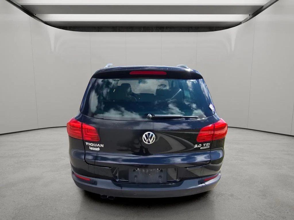 Used 2013 Deep Black Metallic Volkswagen SE image 4