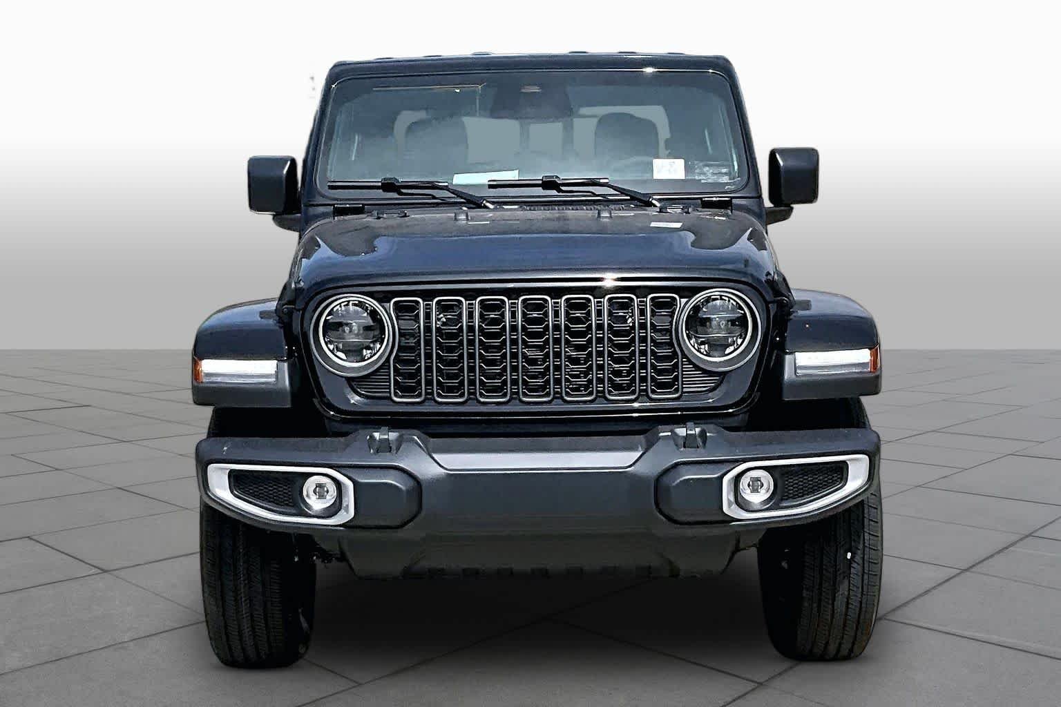 New 2026 Black Clear-Coat Exterior Paint Jeep Sahara image 4