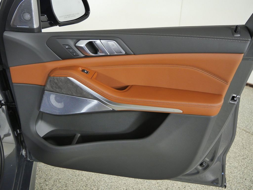 New 2027 Dravit Grey Metallic BMW xDrive40i image 19