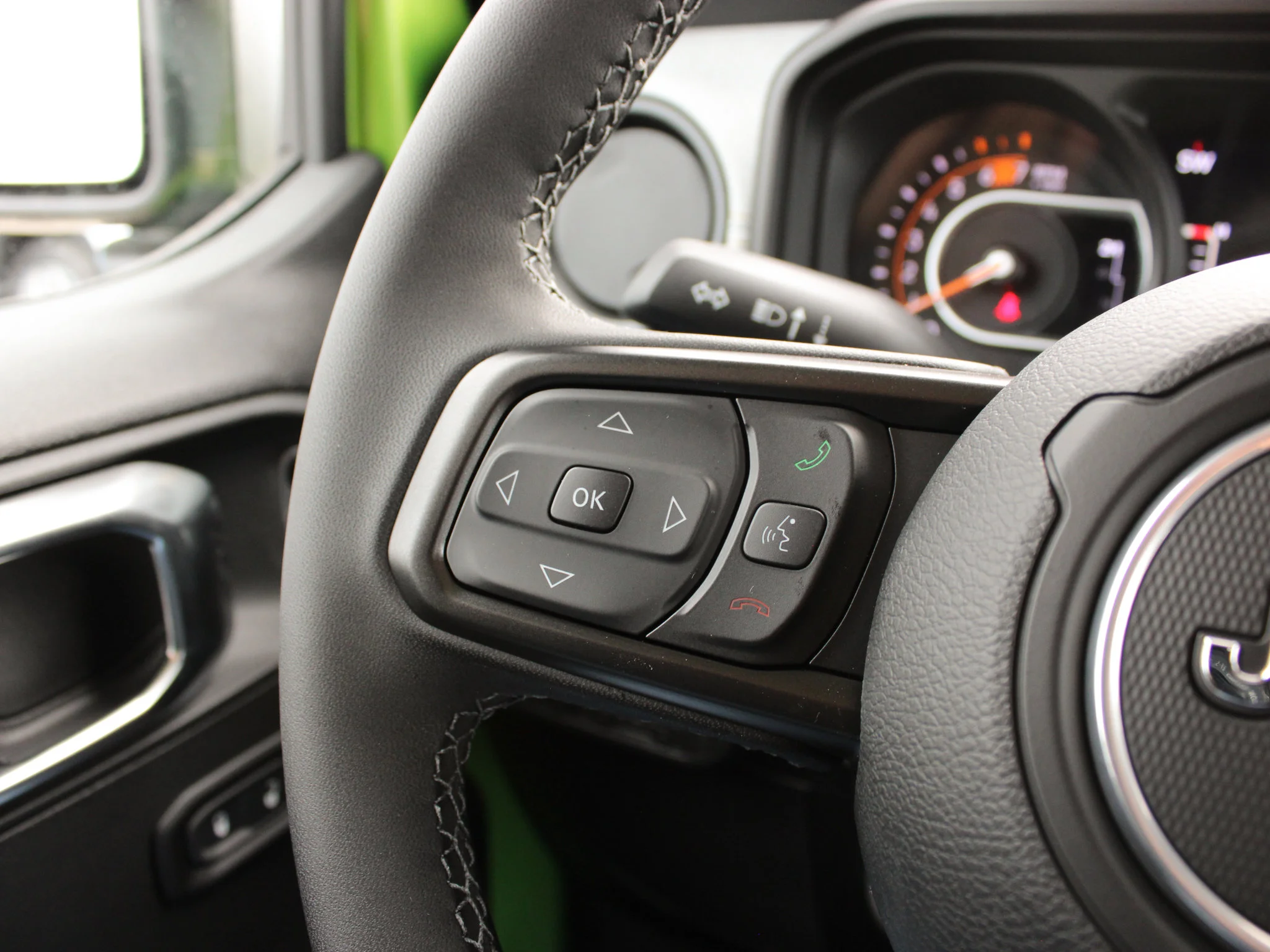 Used 2025 mojito Jeep Sport S* 4 Door 4x4, Remote Start, Heated Seats/Wheel, Alpine Audio image 15